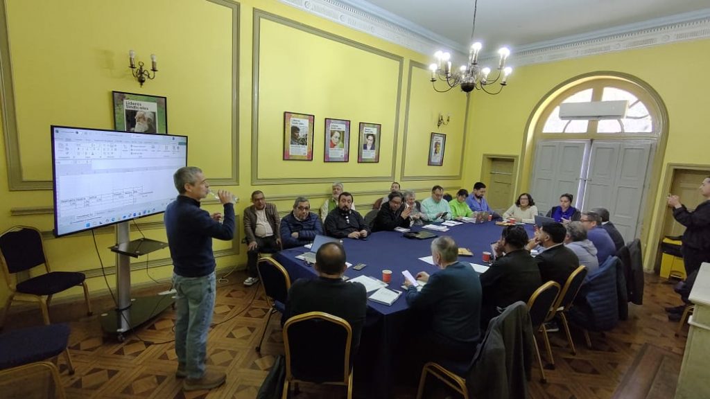 Confederación Mesa del Sector Público y FENATS Unitaria analizan reajuste propuesto por Consejo Fiscal Autónomo