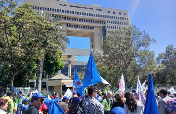 Inicio de debate legislativo de la Ley de Reajuste en el Congreso: el valor de la persistencia