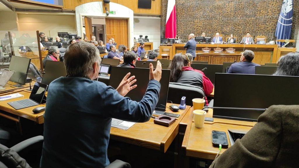 Comisión de Salud frena discusión sobre recortes del sector y exige a Hacienda a responder ante los trabajadores y el Parlamento