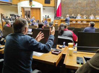 Comisión de Salud frena discusión sobre recortes del sector y exige a Hacienda a responder ante los trabajadores y el Parlamento
